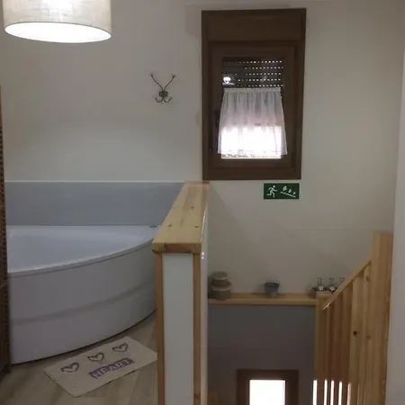 La Llastra De Garana شقة