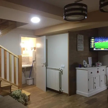 La Llastra De Garana * يانس